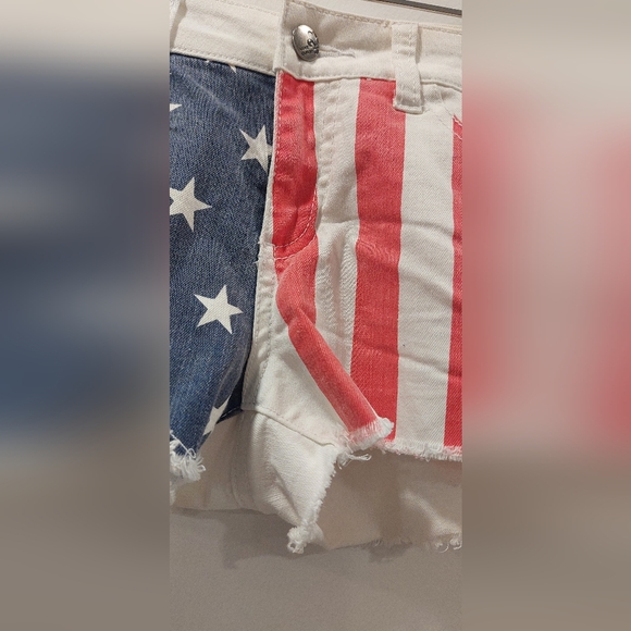 Blue and White Jean Shorts for Casual Wear - Picture 2 of 6